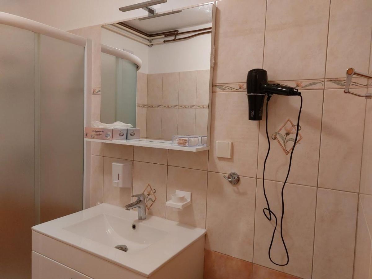 Studio Apartman Viktoria ราบัซ ภายนอก รูปภาพ